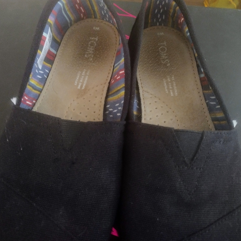 Toms - Picture 4 of 5